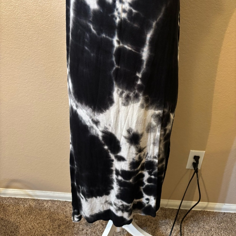 Caution To The Wind Dress Small Black & White Tie-Dye Short Sleeve Midi Hi-Low - Picture 4 of 14